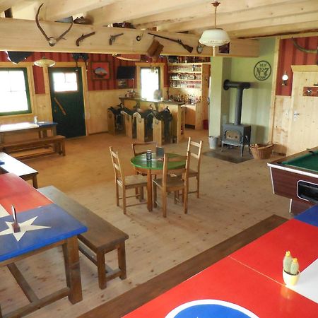 Horse Lake Ranch Neuendorf  المظهر الخارجي الصورة